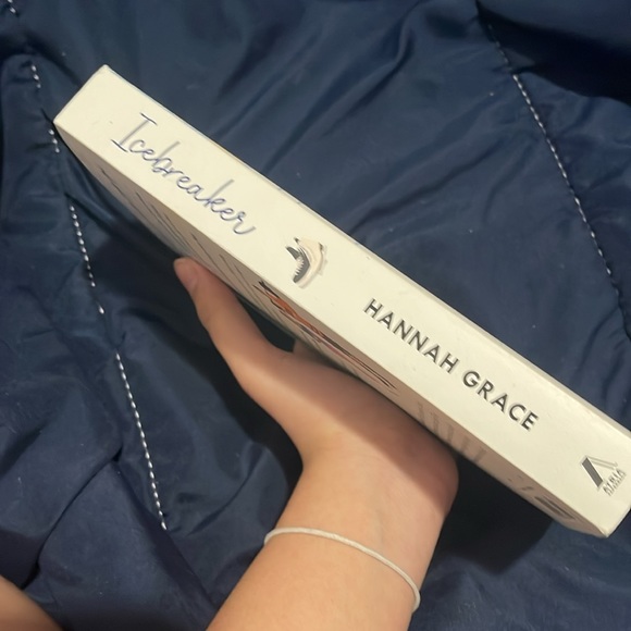 icebreaker slightly used - Picture 5 of 6